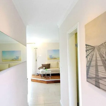 Holiday home Penthouse Strandallee 174